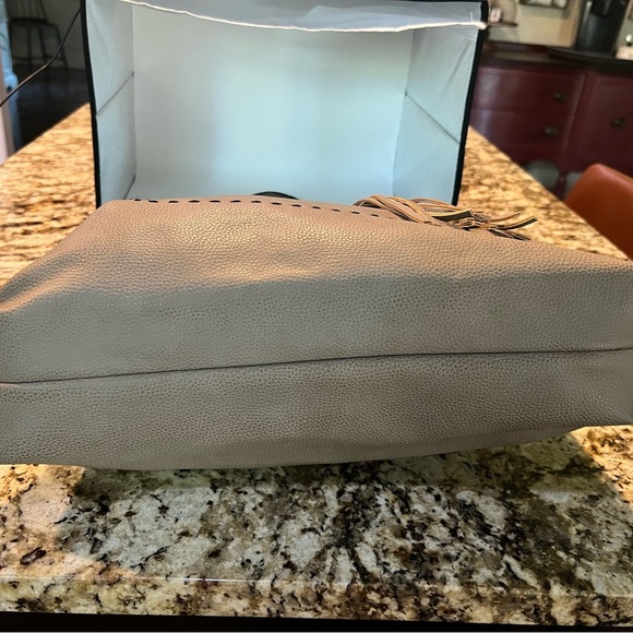 Chic Gray Tote Bag with Tassel Accent - Picture 3 of 8